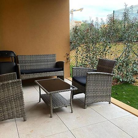 Ferienwohnung Deux Pieces Moderne Et Chaleureux Saint-Laurent-du-Var Exterior foto