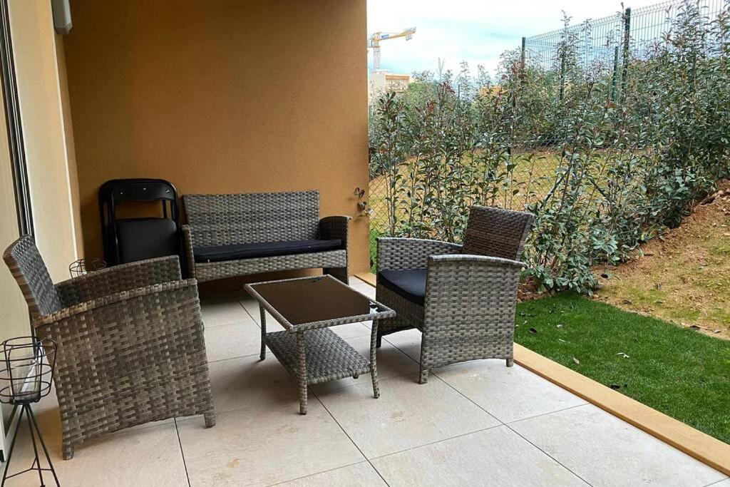 Ferienwohnung Deux Pieces Moderne Et Chaleureux Saint-Laurent-du-Var Exterior foto