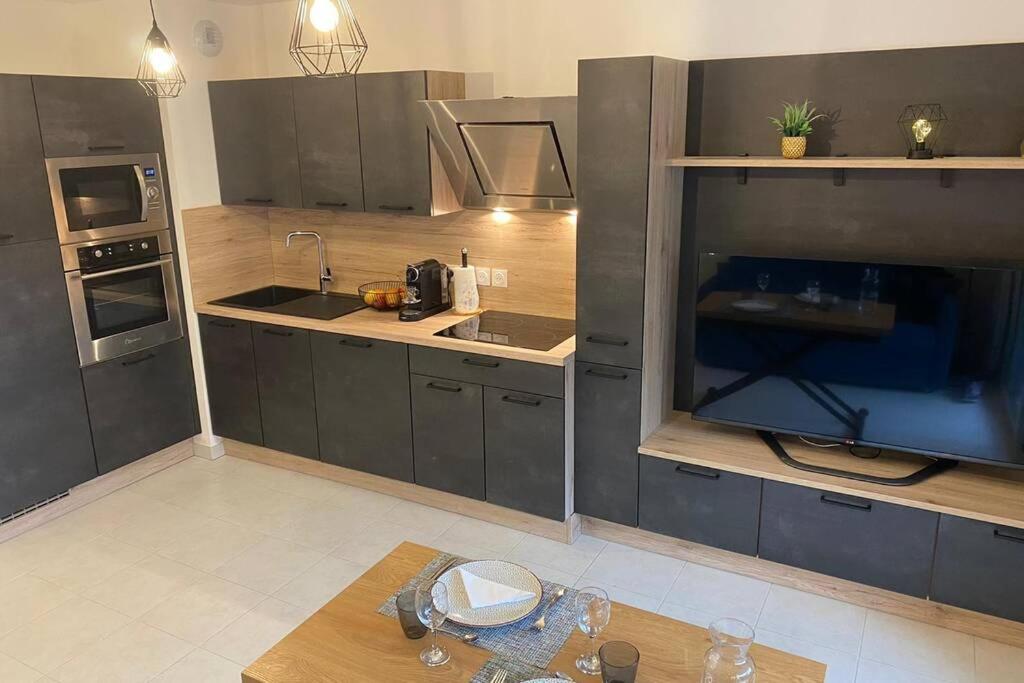 Ferienwohnung Deux Pieces Moderne Et Chaleureux Saint-Laurent-du-Var Exterior foto